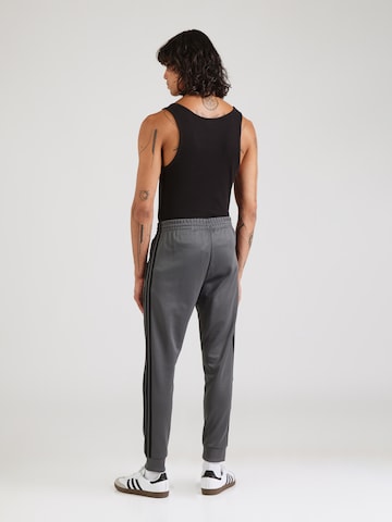 ADIDAS ORIGINALS Tapered Broek 'Adicolor Classics Sst' in Grijs