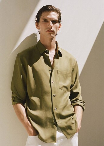 MANGO MAN Regular fit Button Up Shirt 'Augusto' in Green