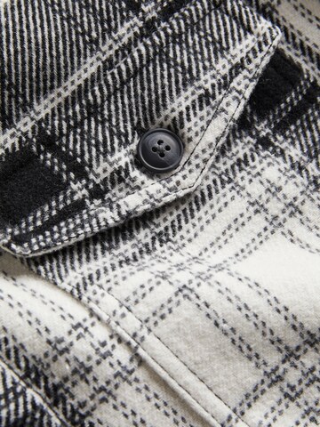 JACK & JONES Regular fit Button Up Shirt in Black