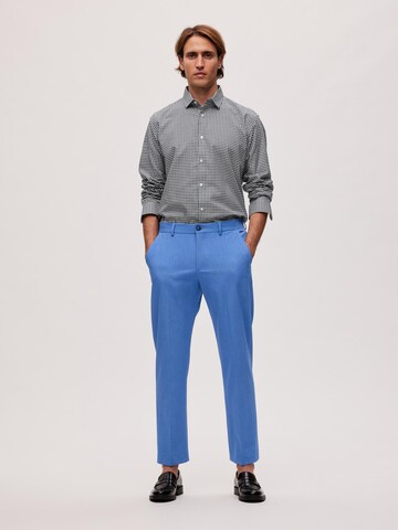 SELECTED HOMME - Regular Calças com vincos 'LIAM' em azul