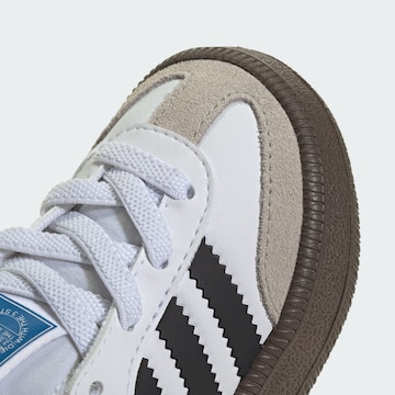ADIDAS ORIGINALS - Sapatilhas 'Samba' em branco