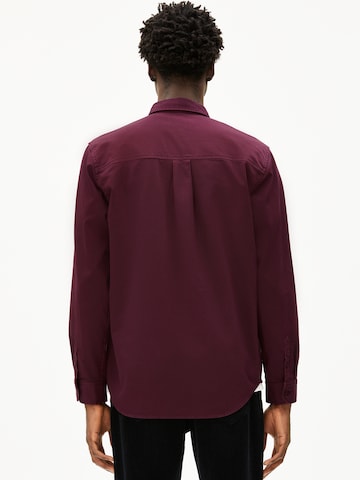 ARMEDANGELS Comfort fit Overhemd 'GIAALO' in Rood