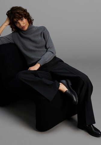 LAURA SCOTT Sweater in Grey