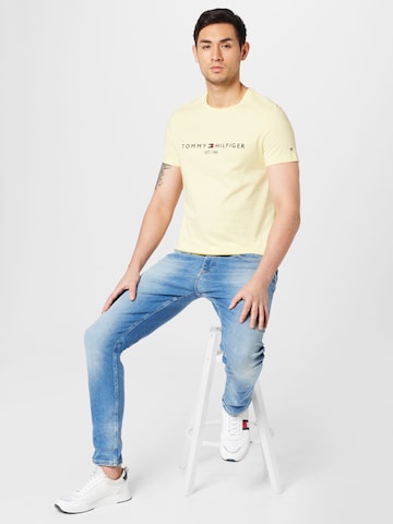 TOMMY HILFIGER Regular fit Μπλουζάκι σε κίτρινο