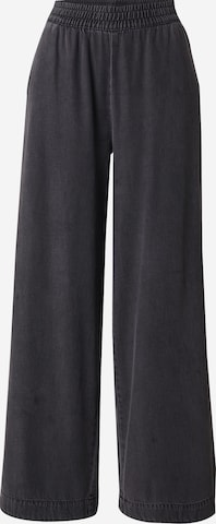 juoda PIECES Plačios klešnės Džinsai 'PCJASMINE': priekis