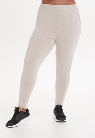 Q by Endurance Tapered Broek 'CINMARIE' in Beige: voorkant