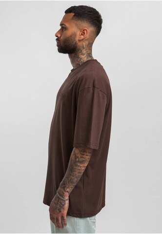 Dropsize T-Shirt 'Embo' in Braun