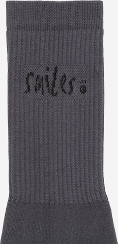 Smiles Socks 'Max' in Grey: front