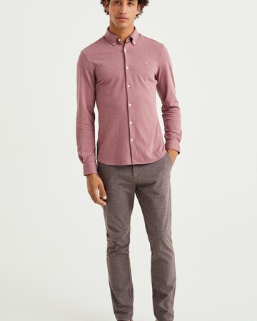 WE Fashion Slim Fit Риза в червено