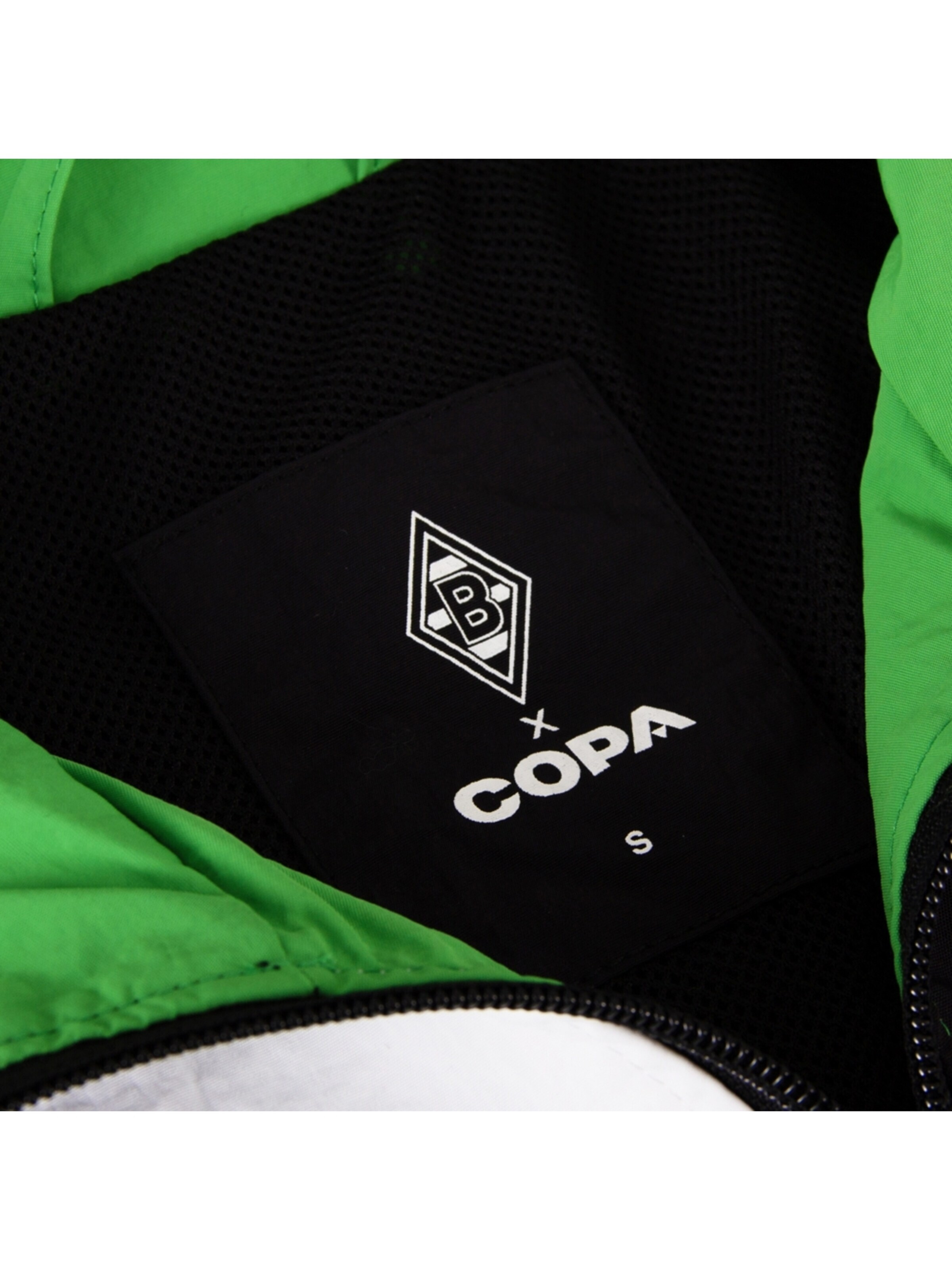 COPA FOOTBALL Sportjas 'Borussia Mönchengladbach 1995 Retro Voetbaljack' in Zwart