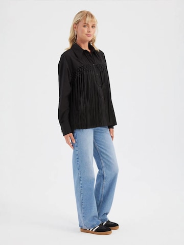 Hiccup Blouse in Black