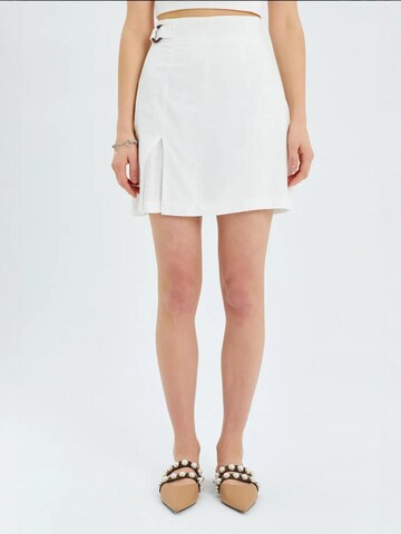 Gonna di MixRay in bianco: frontale