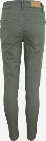 Vero Moda Petite - Skinny Vaquero 'HOT SEVEN' en verde