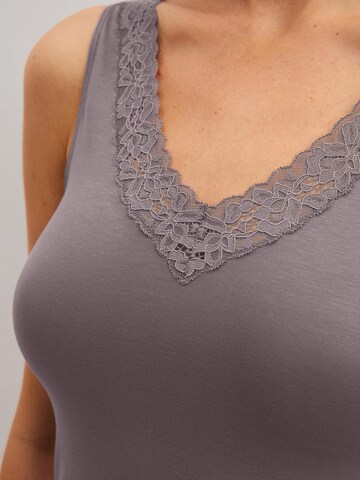 CALIDA Onderhemd 'Natural Comfort Lace' in Bruin