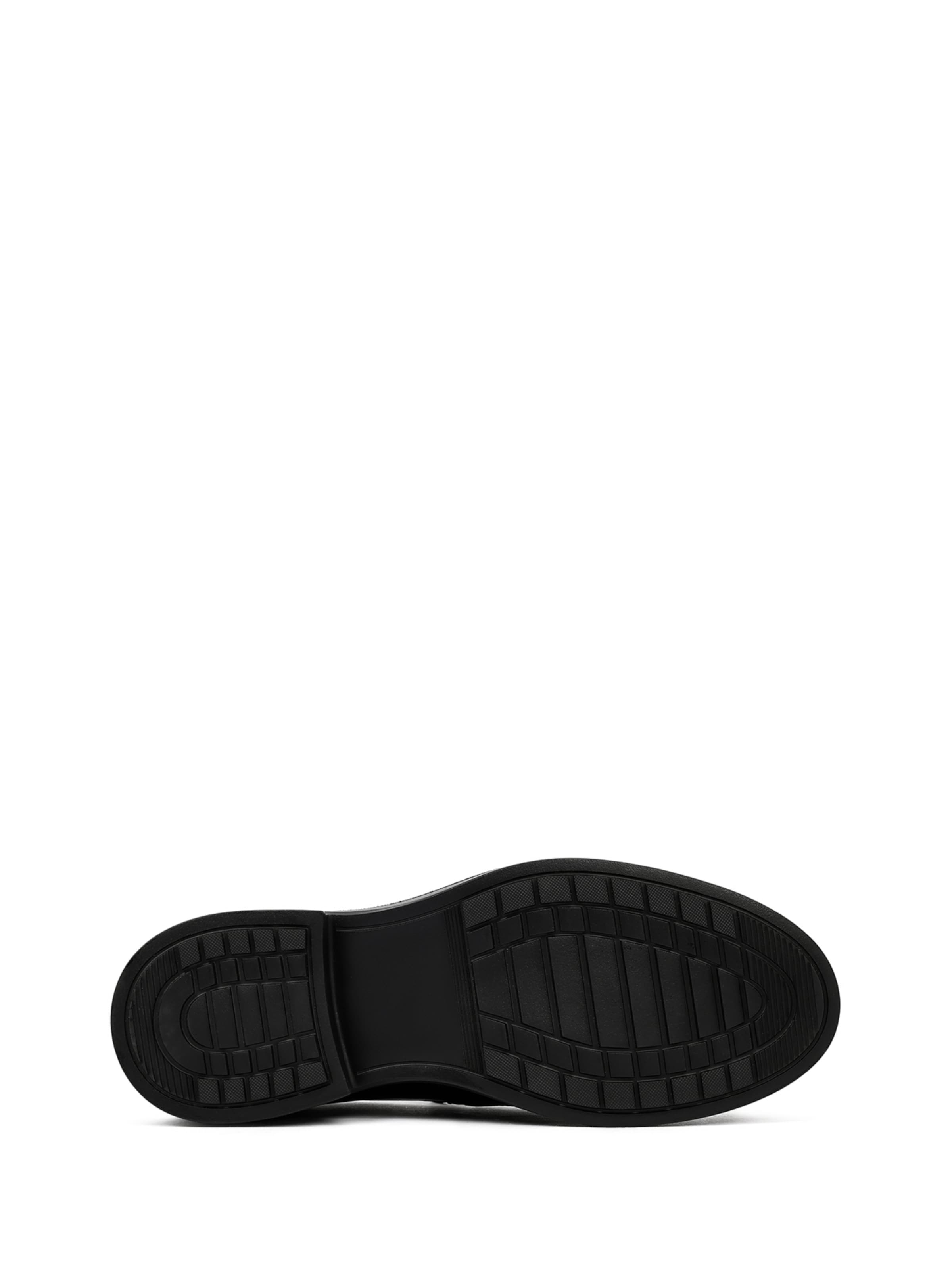 Chaussure basse Derimod en noir