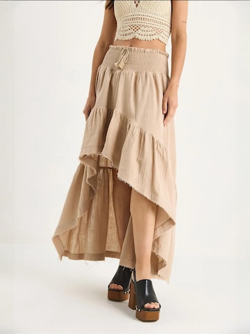 Bianco Lucci - Saia em bege: frente