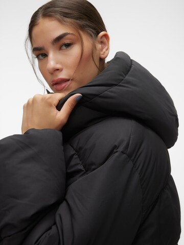 VERO MODA Winterjas 'NIO' in Zwart