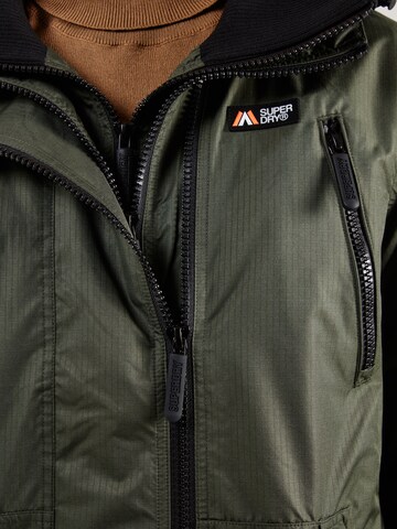 Superdry Jacke in Grün
