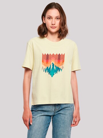 F4NT4STIC Shirt 'Berg Sonnenuntergang Geometrisch' in Geel: voorkant