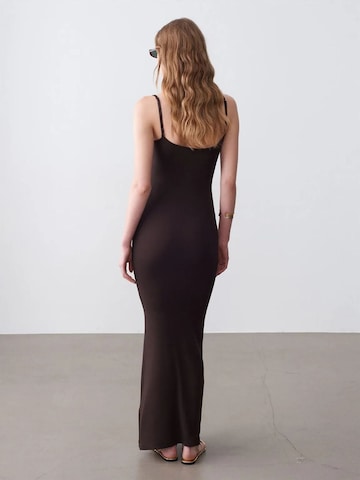 Robe Dilvin en marron
