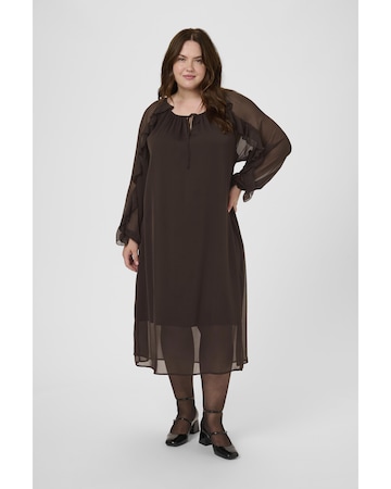 KAFFE CURVE Oversized dress in Brown