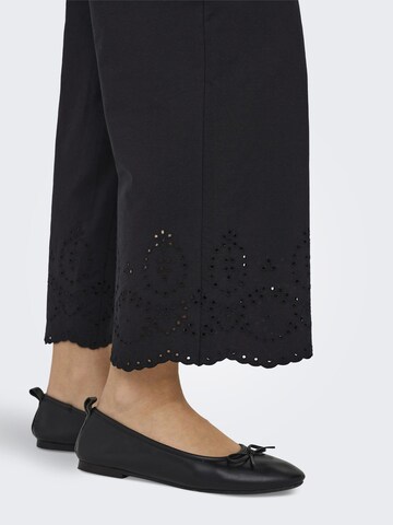 Loosefit Pantaloni con pieghe 'ROXANNE' di ONLY in nero