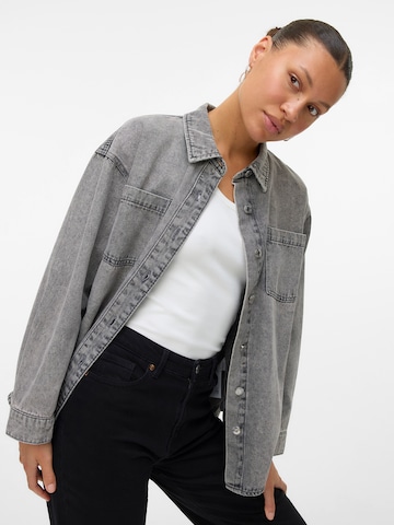 Chemisier 'VMJENNIE' VERO MODA en gris : devant