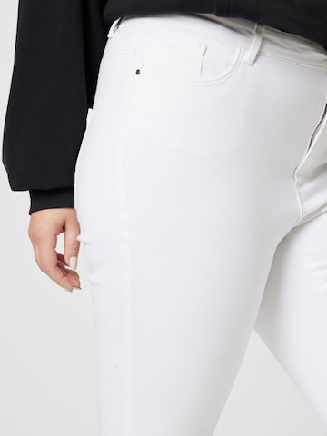 Vero Moda Curve Skinny Jeans 'Phia' in White