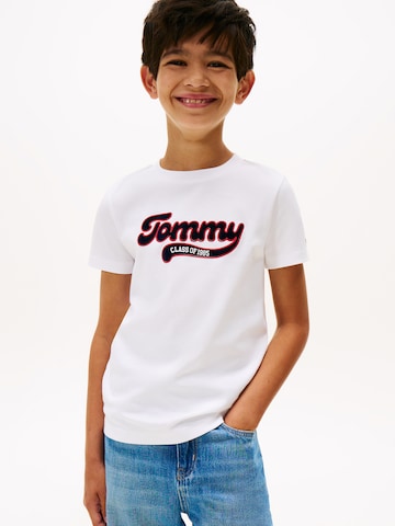 T-Shirt 'VARSITY' TOMMY HILFIGER en blanc : devant
