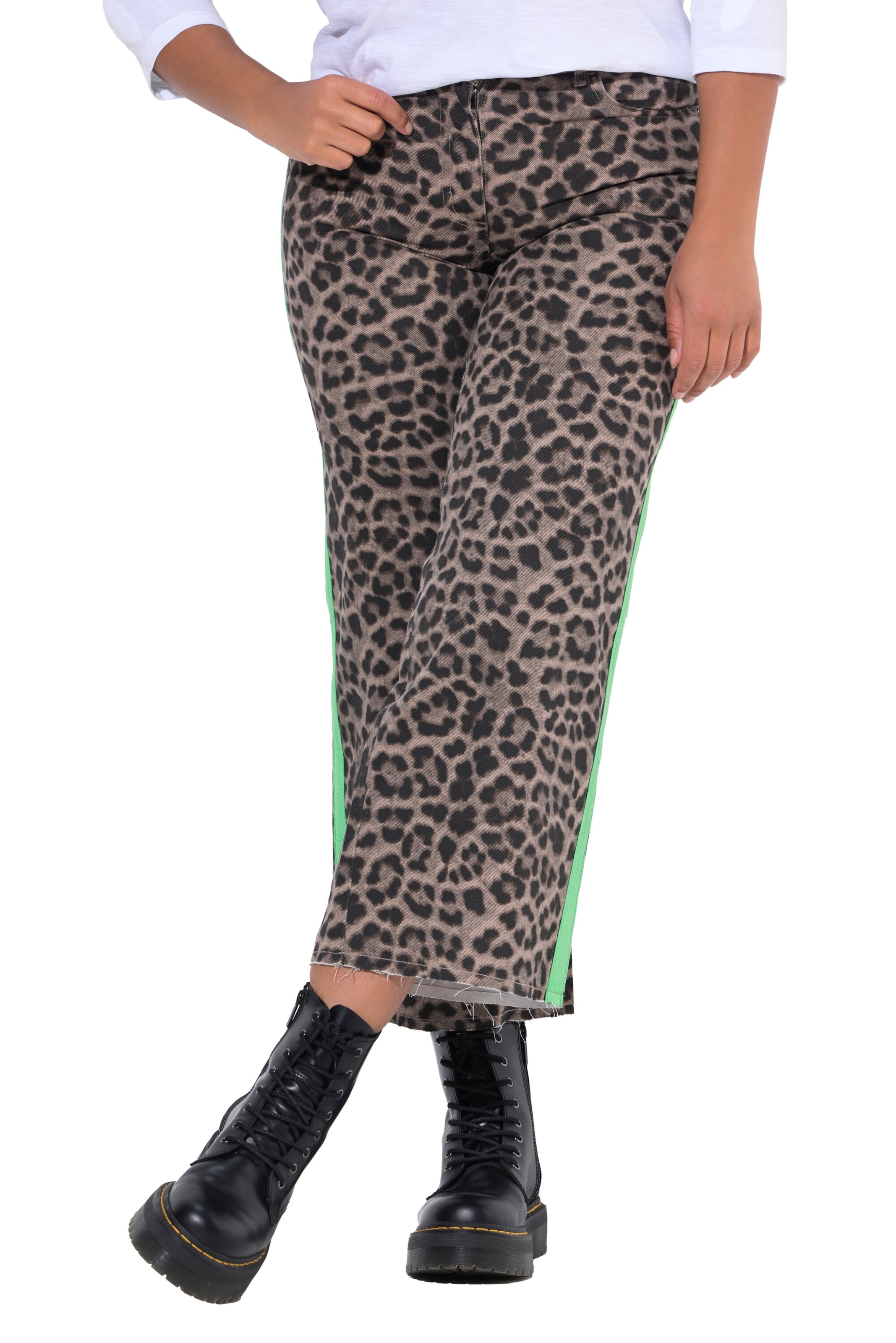 Angel of Style Wide leg Jeans in Brown