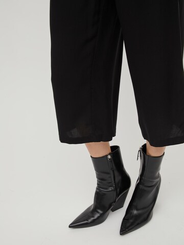 VILA Szeroka nogawka Spodnie 'Paya' w kolorze czarny