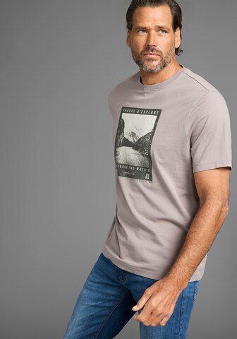 Man's World T-Shirt in Grau