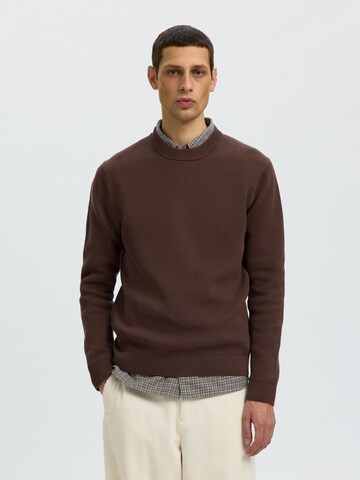 SELECTED Sweater in Brown: front
