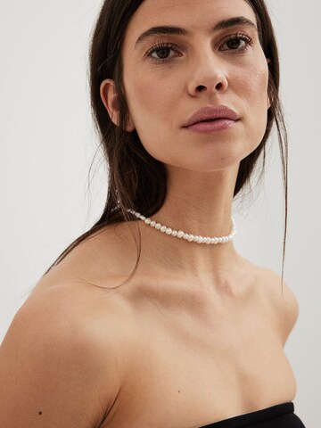 NA-KD Necklace in Gold: front