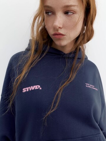 Pull&Bear Sweatshirt 'STWD ESTRELLA' i blå