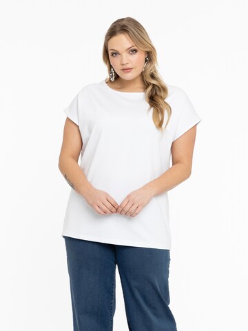 Yoek Shirt in White: front