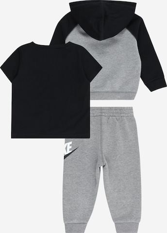Set Nike Sportswear en gris