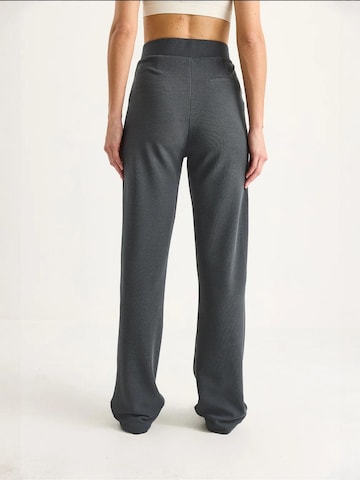 Loosefit Pantalon à pince Bianco Lucci en gris
