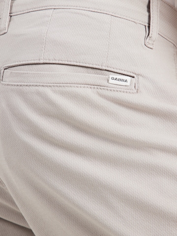 Regular Pantalon à pince GABBA en gris