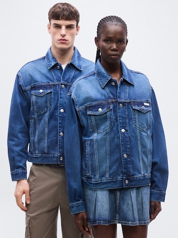 Calvin Klein Jeans Prechodná bunda '90S HORIZON' - Modrá: predná strana