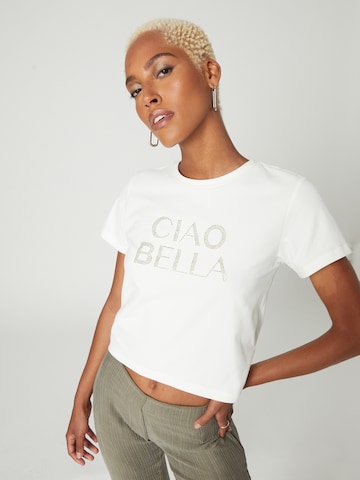 Bella x ABOUT YOU - Camisa 'Isabella' em branco: frente