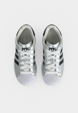 ADIDAS ORIGINALS Sneakersy 'SUPERSTAR II' w kolorze srebrny