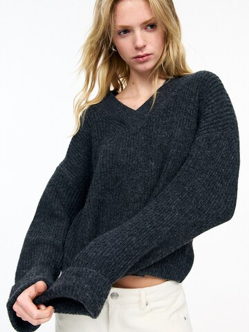 Pull&Bear Sweater in Grey