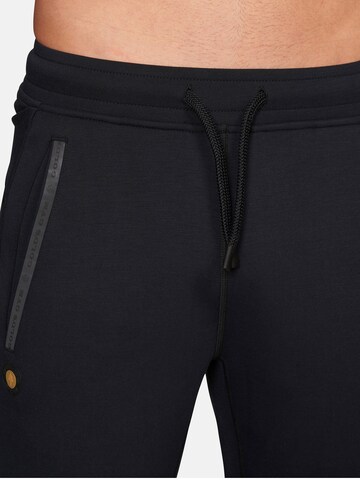 GOLD´S GYM APPAREL Tapered Sporthose 'Eric' in Schwarz
