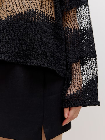 EDITED Пуловер 'Frantje' в черно