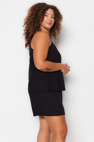 Trendyol Curve - Pijama de pantalón corto en negro