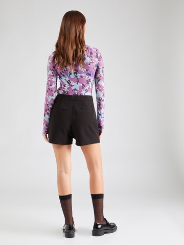 VILA Regular Shorts 'JUNE' in Schwarz