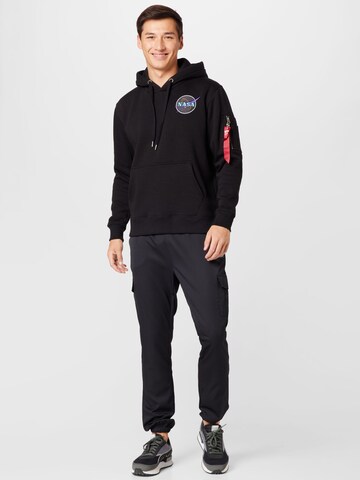 ALPHA INDUSTRIES Sweatshirt 'Dark Side' i svart