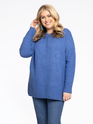 Yoek Sweater in Blue: front