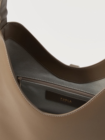 FURLA Чанта за през рамо 'GOCCIA' в кафяво